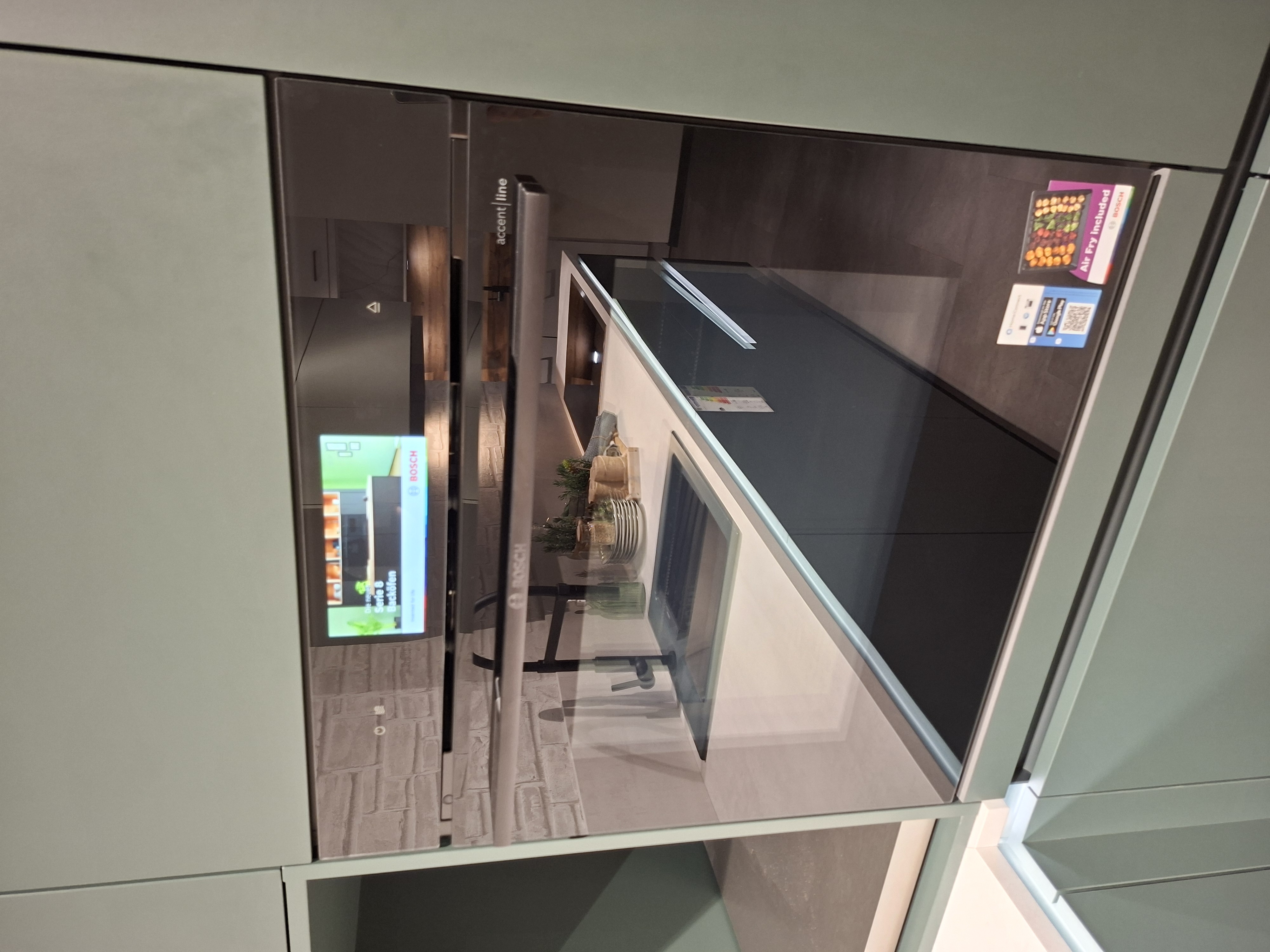 KOJE 12 - Bauformat Grifflos CP & Bosch HNG978QB1: Design trifft Perfektion